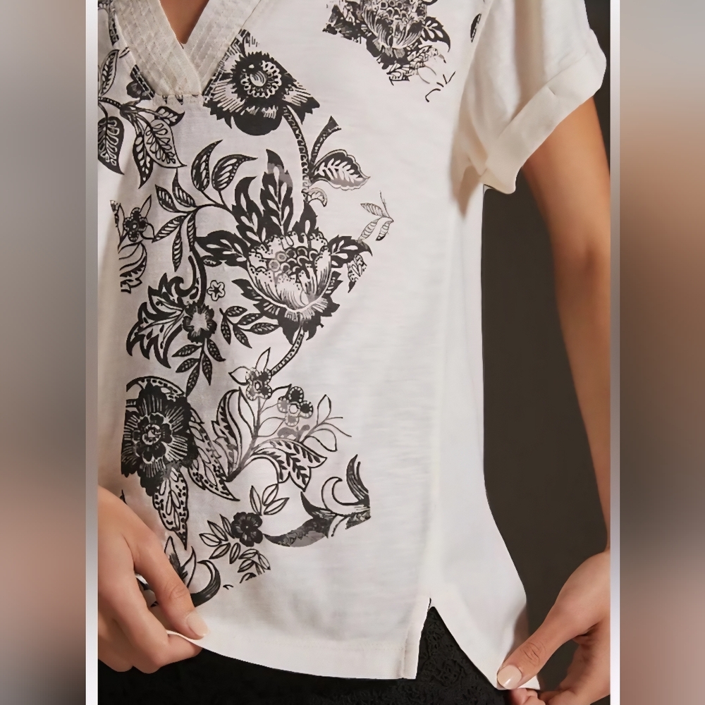 Daily Practice by Anthropologie V-Neck Short Sleeve Cream and Black Top - Picture 2 of 5